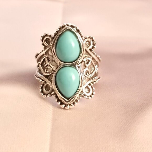 Boho Vintage Ring Size 4 Silvertone 2 Teardrop Stones New NWT Gift Box - Picture 1 of 4